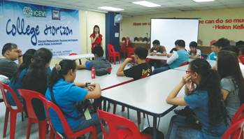 Photo: College Horizon program participants, Philippines: