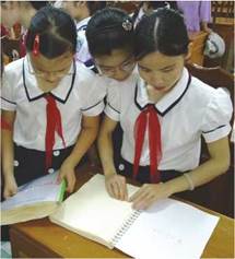 Photo: two female students 
